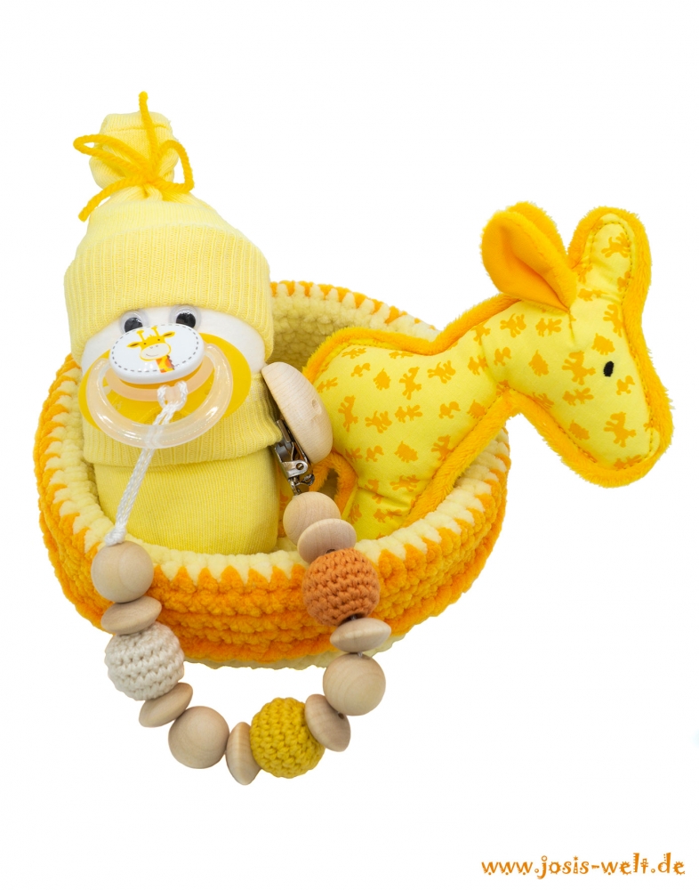 Babygeschenk Windelbaby Giraffe mit Greifling und Schnullerkette gelb-orange